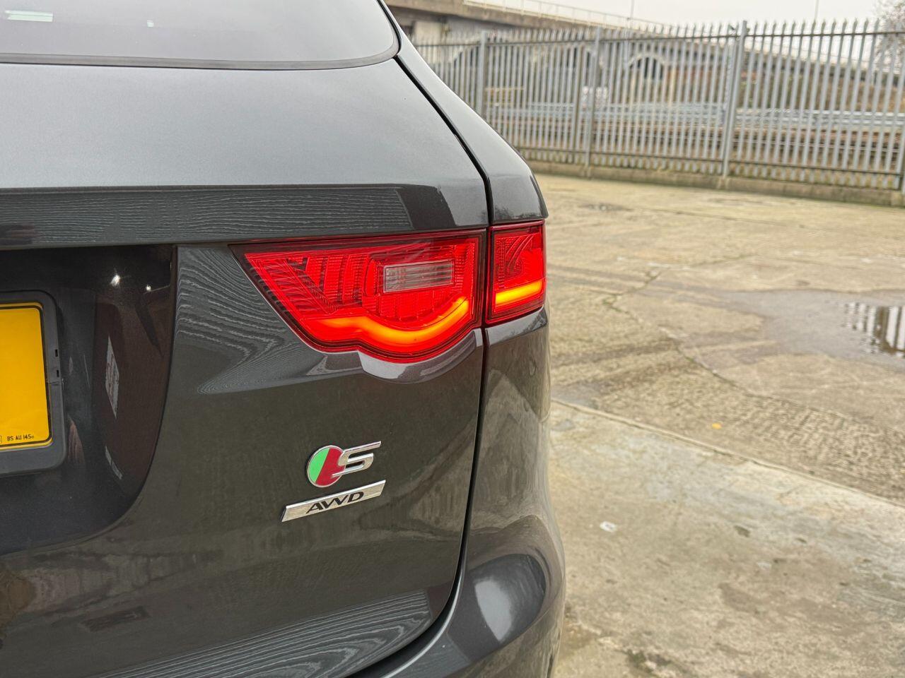 Used Jaguar F-Pace 2017 for sale - 77456036: Photo 7