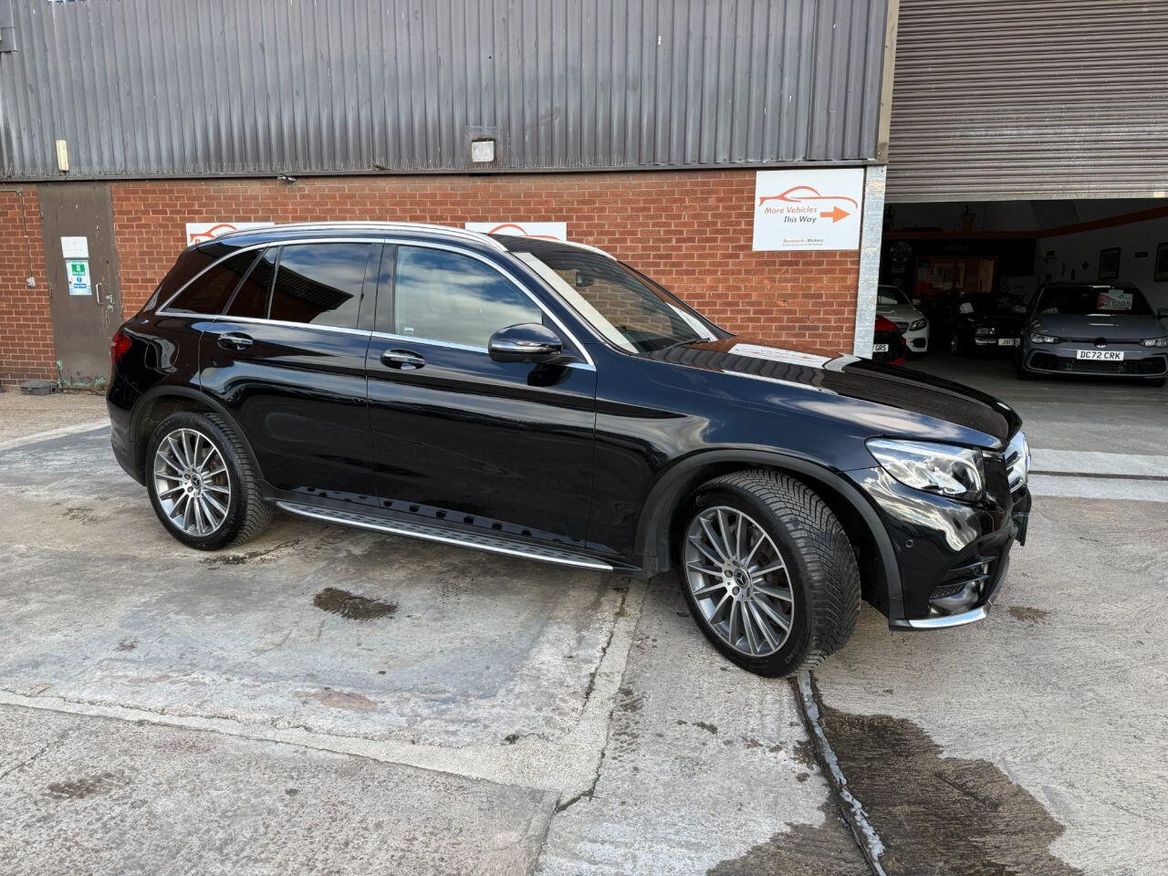 Used Mercedes-Benz GLC 2018 for sale - 76472488: Photo 2