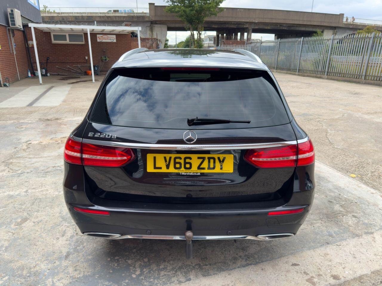 Used Mercedes-Benz E Class 2016 for sale - 77411131: Photo 11