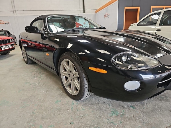 Used Jaguar XK8 2004 for sale - 75013625: Photo 2