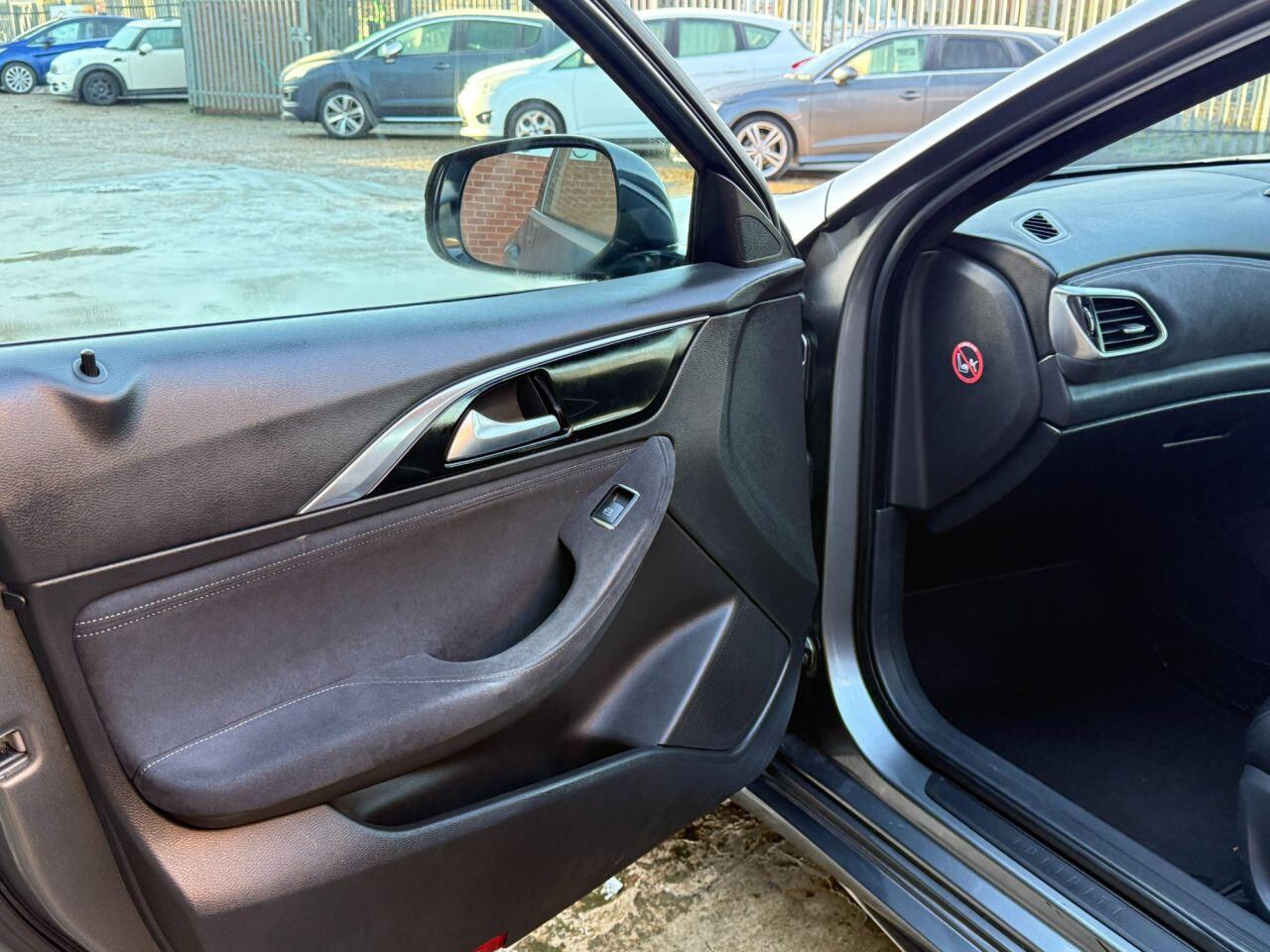 Used Infiniti Q30 2016 for sale - 76714519: Photo 37