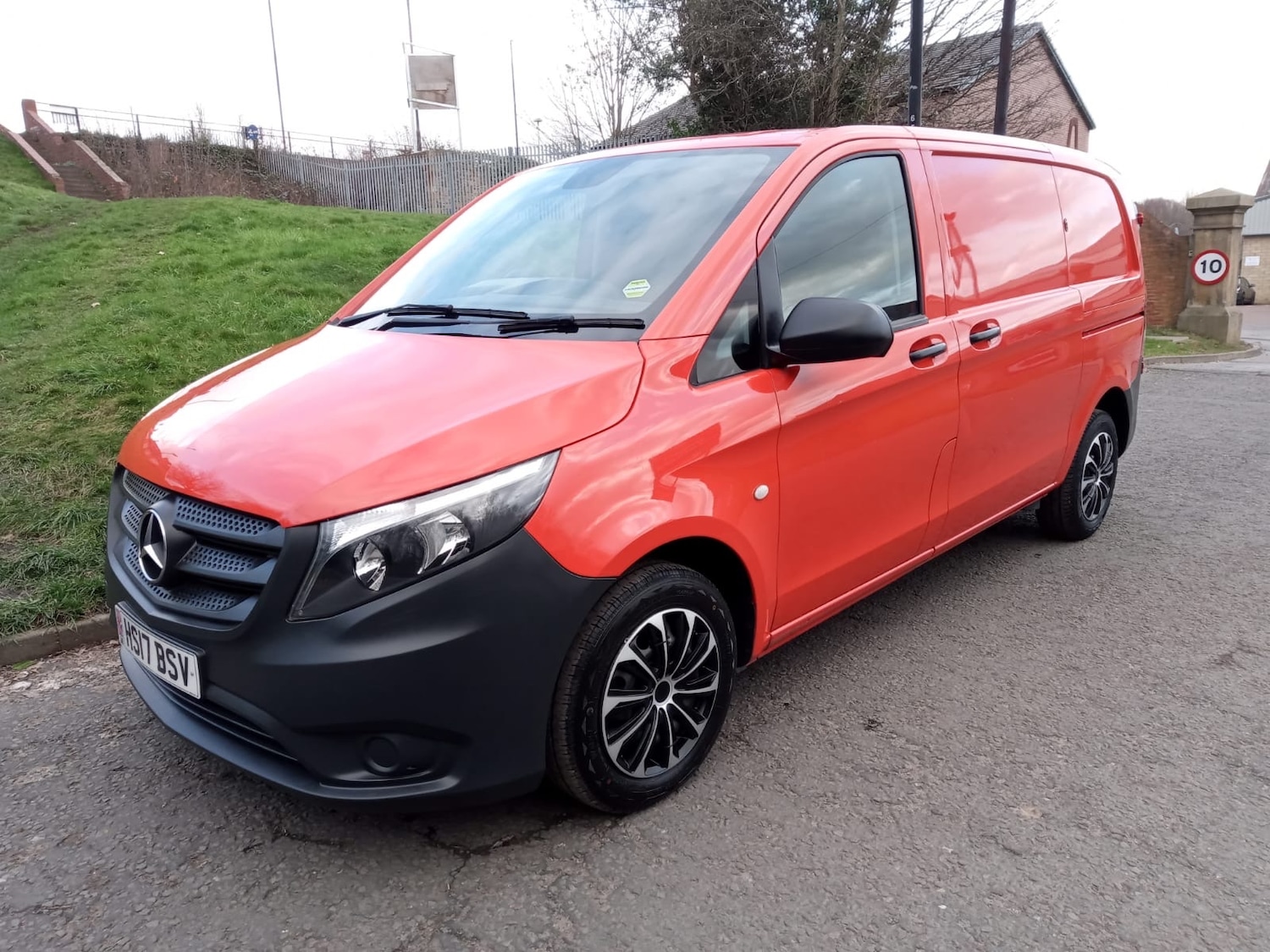 Used Mercedes-Benz Vito 2017 for sale - 77702597: Photo 2