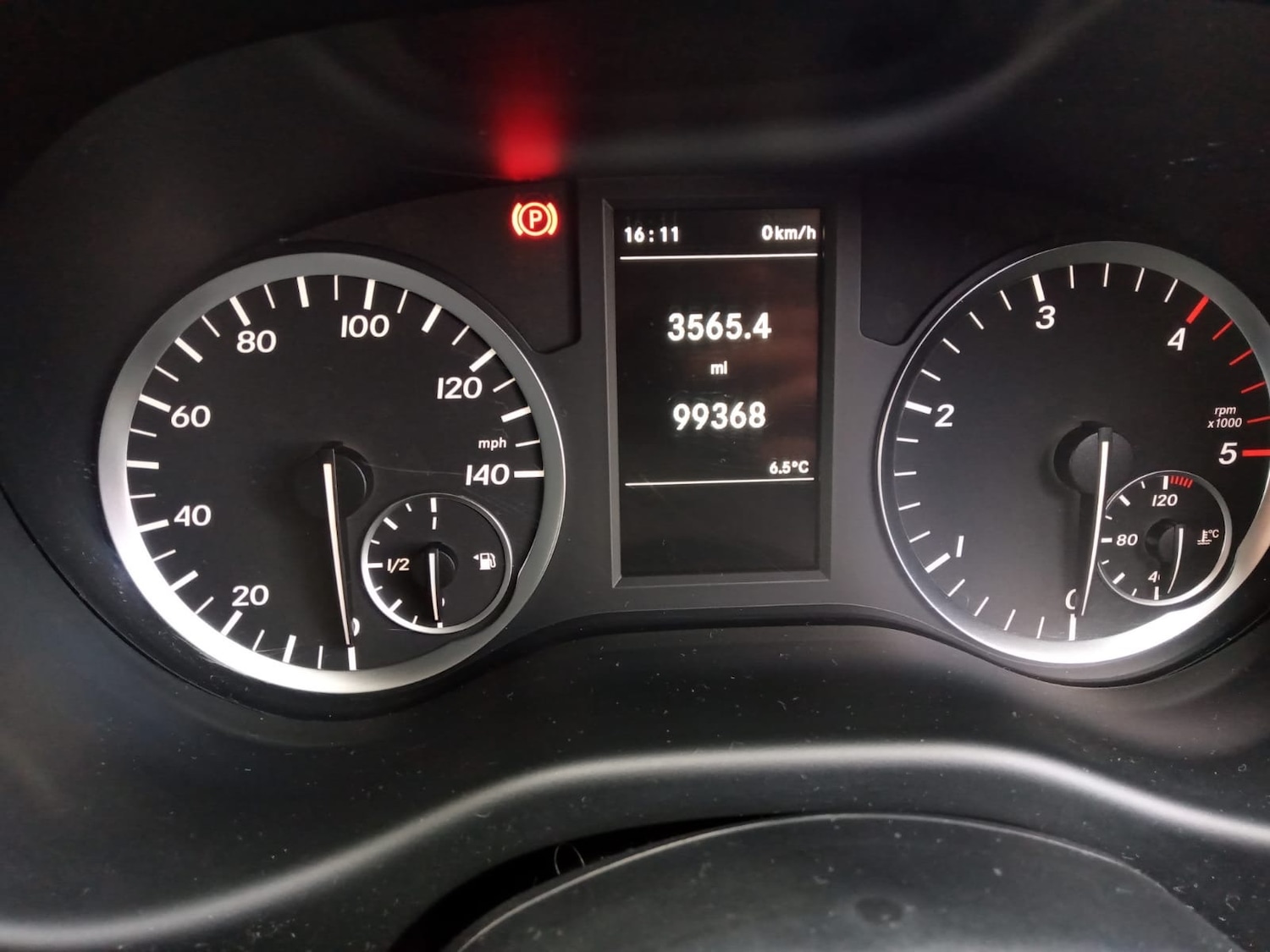 Used Mercedes-Benz Vito 2017 for sale - 77702597: Photo 9