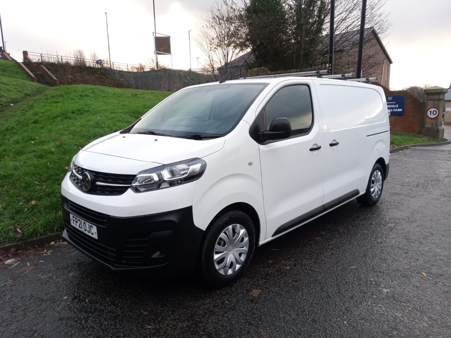 Used Vauxhall Vivaro 2021 for sale - 76891823: Photo 2