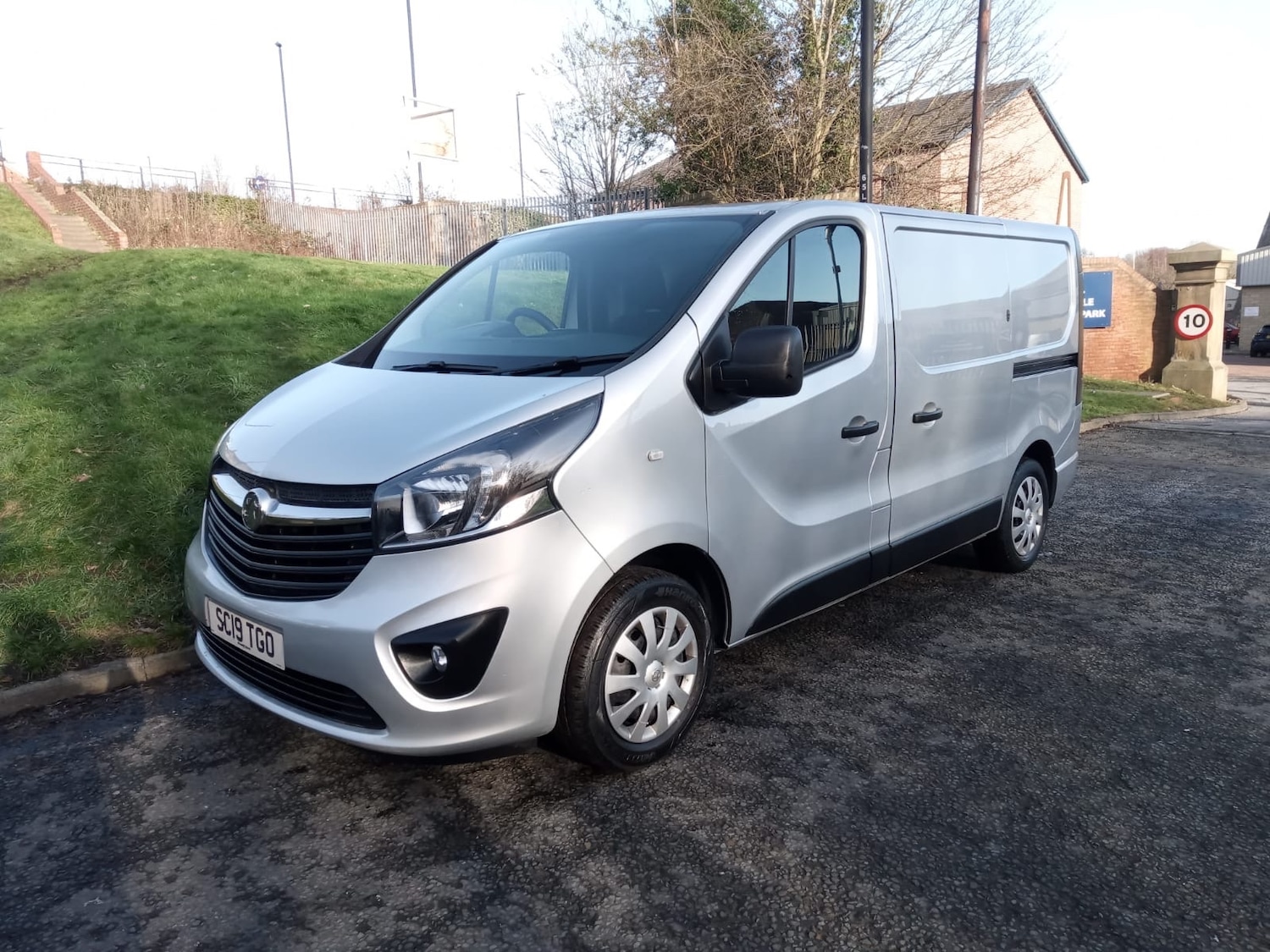 Used Vauxhall Vivaro 2019 for sale - 77681651: Photo 2