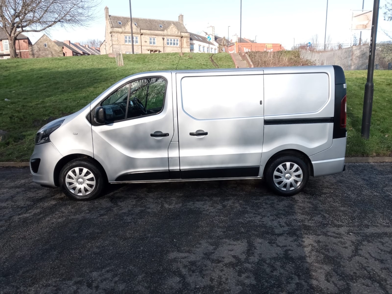 Used Vauxhall Vivaro 2019 for sale - 77681651: Photo 3