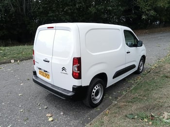 Used Citroen Berlingo 2023 for sale - 79739980: Photo