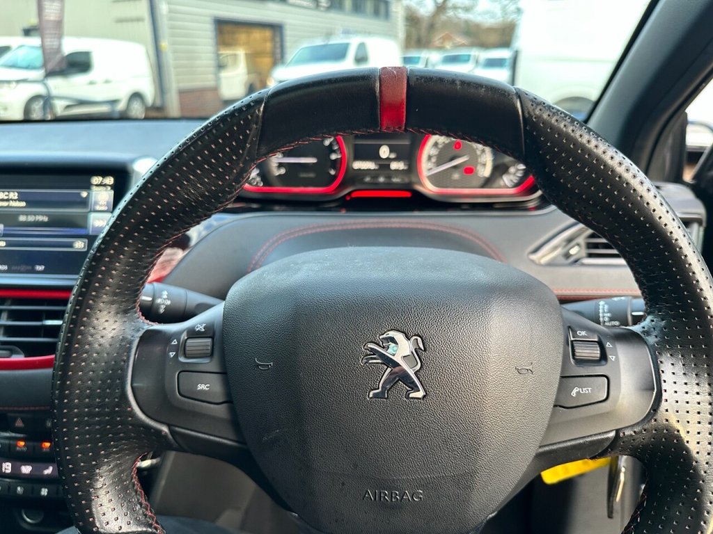 Used Peugeot 208 2015 for sale - 76962635: Photo 16