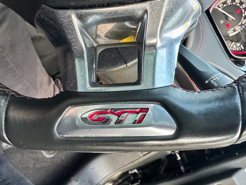 Used Peugeot 208 2015 for sale - 76962635: Photo 17