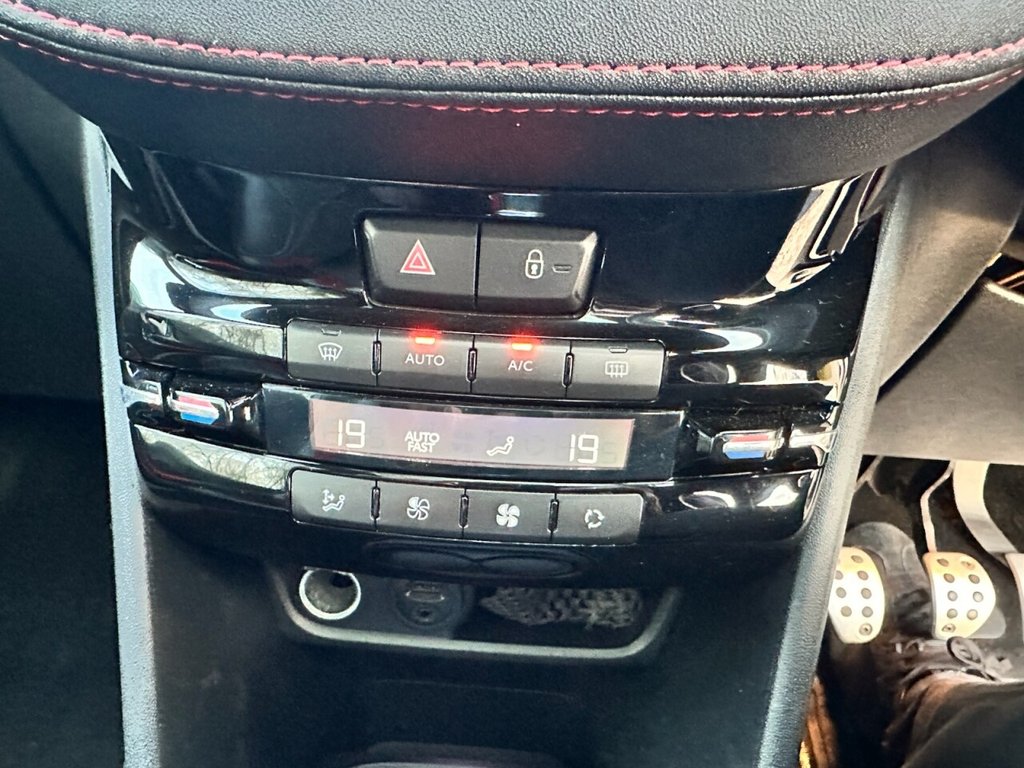 Used Peugeot 208 2015 for sale - 76962635: Photo 19