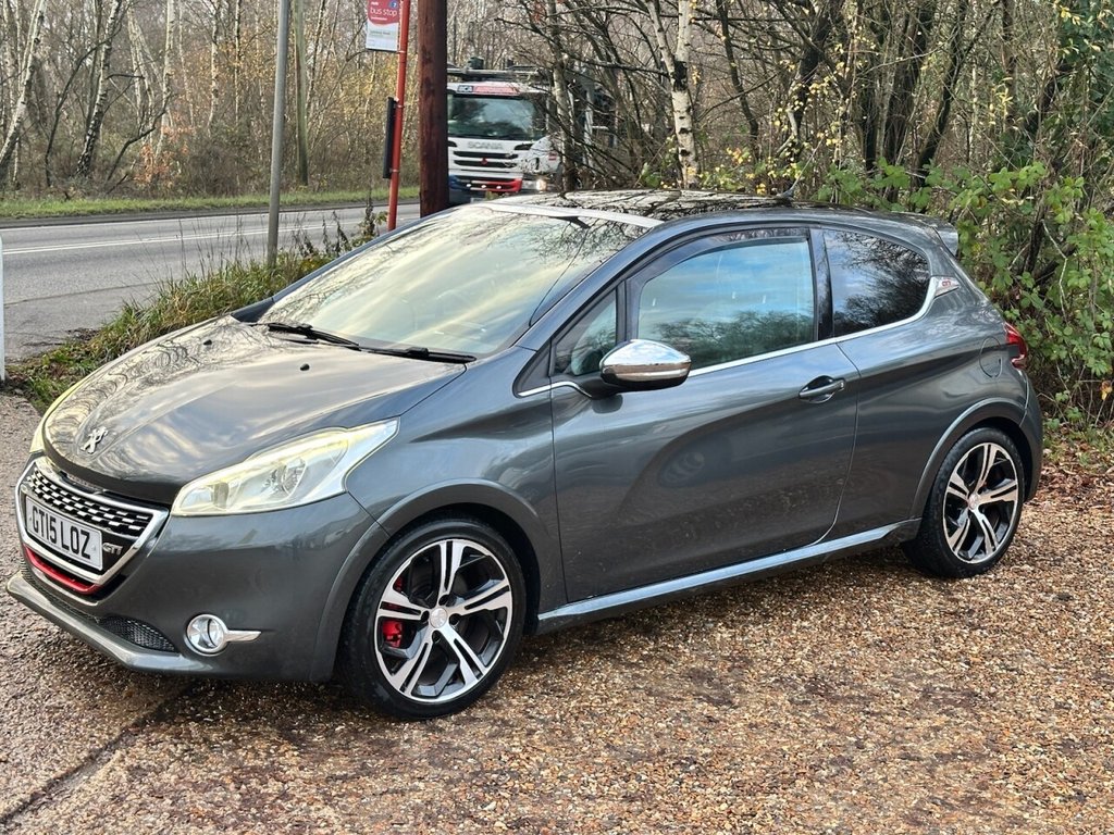 Used Peugeot 208 2015 for sale - 76962635: Photo 2