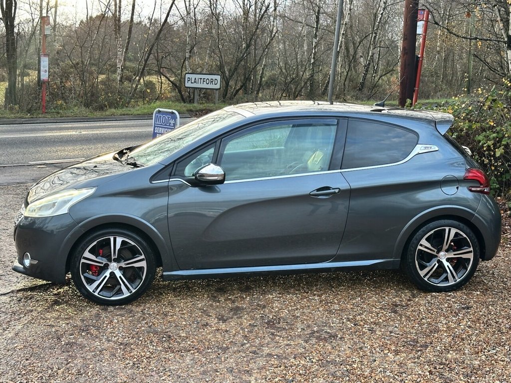 Used Peugeot 208 2015 for sale - 76962635: Photo 3