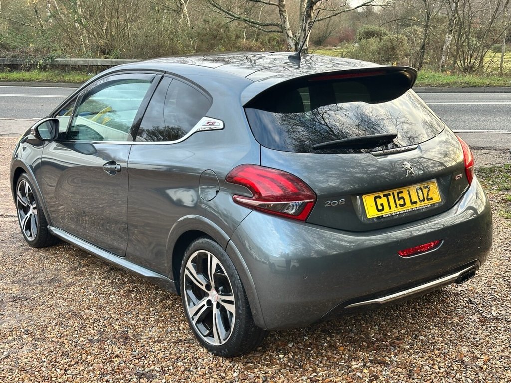 Used Peugeot 208 2015 for sale - 76962635: Photo 4