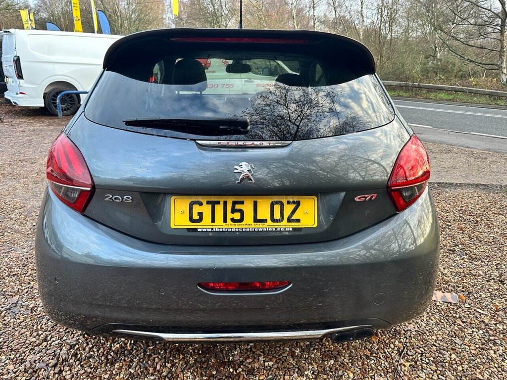 Used Peugeot 208 2015 for sale - 76962635: Photo 5