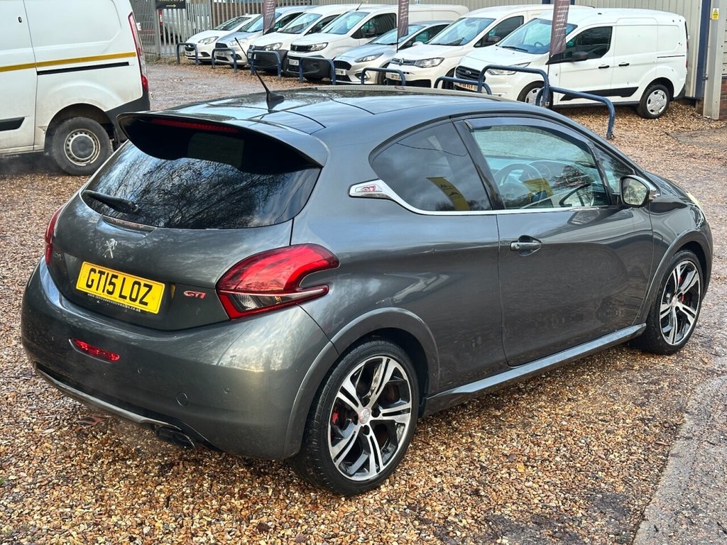 Used Peugeot 208 2015 for sale - 76962635: Photo 9