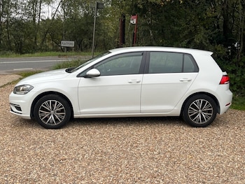 Used Volkswagen Golf 2018 for sale - 76250129: Photo 2