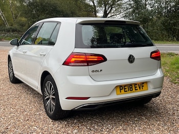 Used Volkswagen Golf 2018 for sale - 76250129: Photo 3
