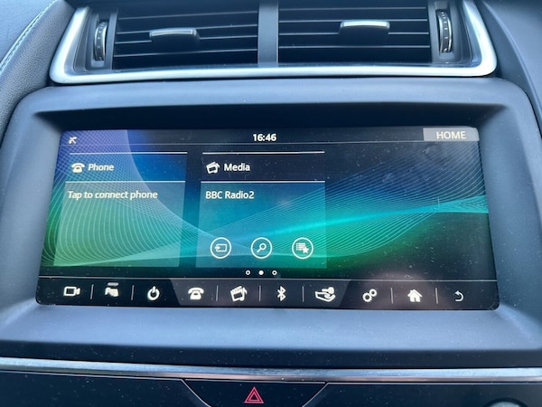 Used Jaguar E-Pace 2018 for sale - 76223427: Photo 14