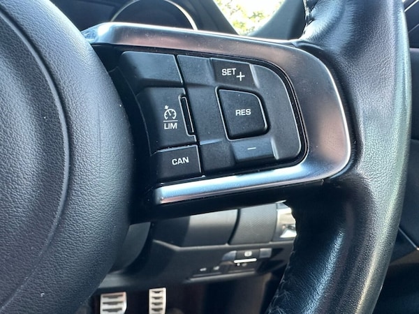 Used Jaguar E-Pace 2018 for sale - 76223427: Photo 16
