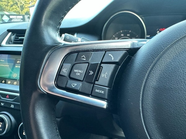 Used Jaguar E-Pace 2018 for sale - 76223427: Photo 17