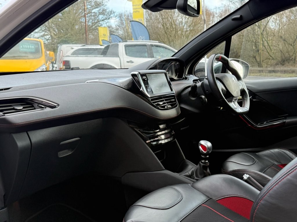 Used Peugeot 208 2016 for sale - 77384383: Photo 10