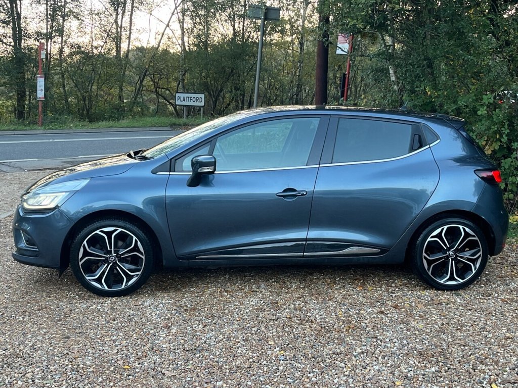 Used Renault Clio 2019 for sale - 76367765: Photo 2