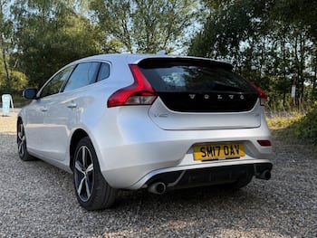 Used Volvo V40 2017 for sale - 79598228: Photo