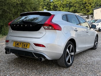 Used Volvo V40 2017 for sale - 79598228: Photo