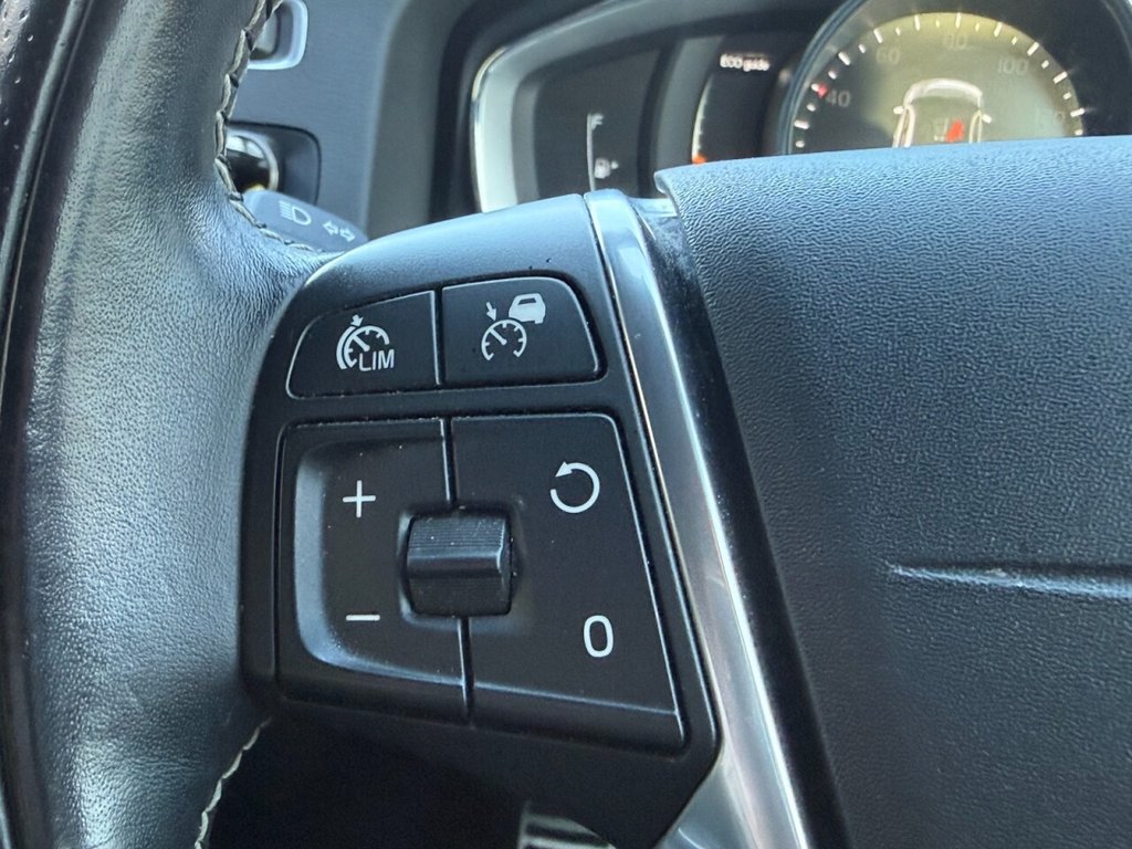 Used Volvo V60 2017 for sale - 77655057: Photo 15