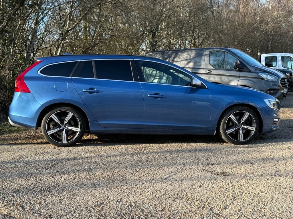 Used Volvo V60 2017 for sale - 77655057: Photo 6