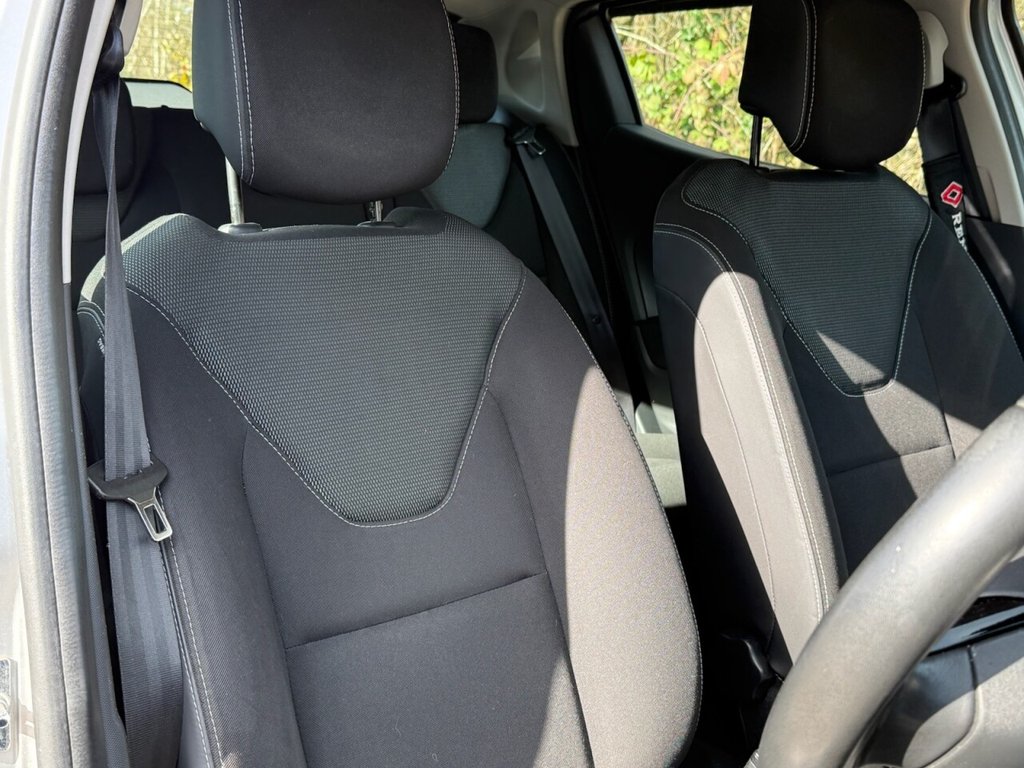 Used Renault Clio 2014 for sale - 77720384: Photo 12