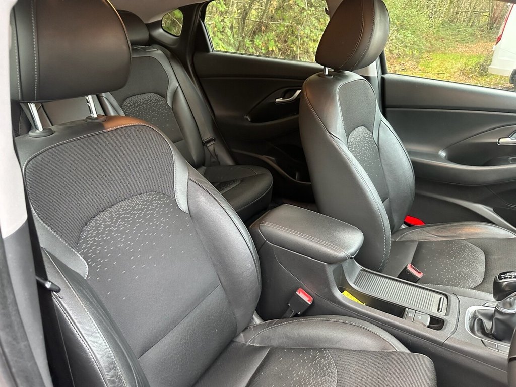 Used Hyundai i30 2018 for sale - 76617784: Photo 13