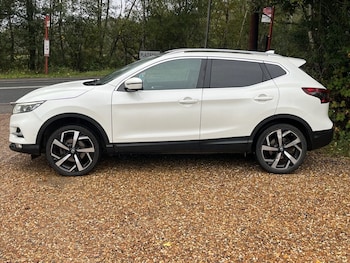 Used Nissan Qashqai 2017 for sale - 76333663: Photo 2