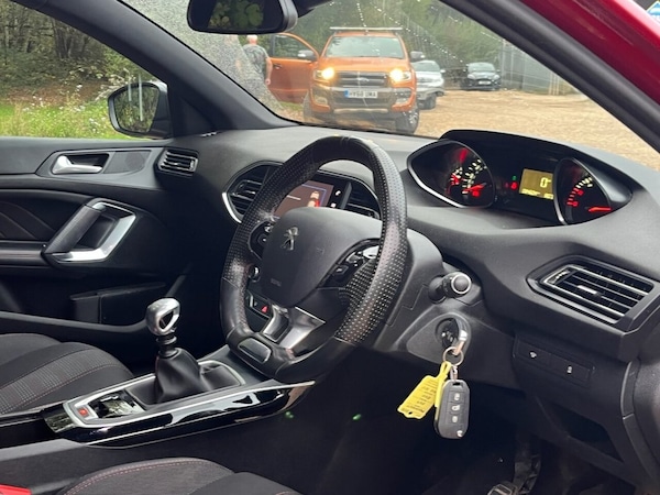 Used Peugeot 308 2018 for sale - 76256287: Photo 12