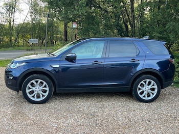 Used Land Rover Discovery Sport 2017 for sale - 76003416: Photo
