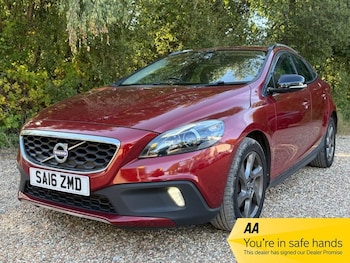 Used Volvo V40 Cross Country 2016 for sale - 79462223: Photo