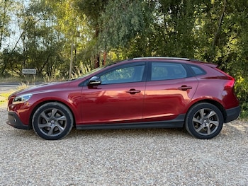 Used Volvo V40 Cross Country 2016 for sale - 79462223: Photo