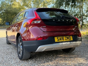 Used Volvo V40 Cross Country 2016 for sale - 79462223: Photo