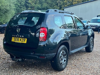 Used Dacia Duster 2016 for sale - 75974452: Photo