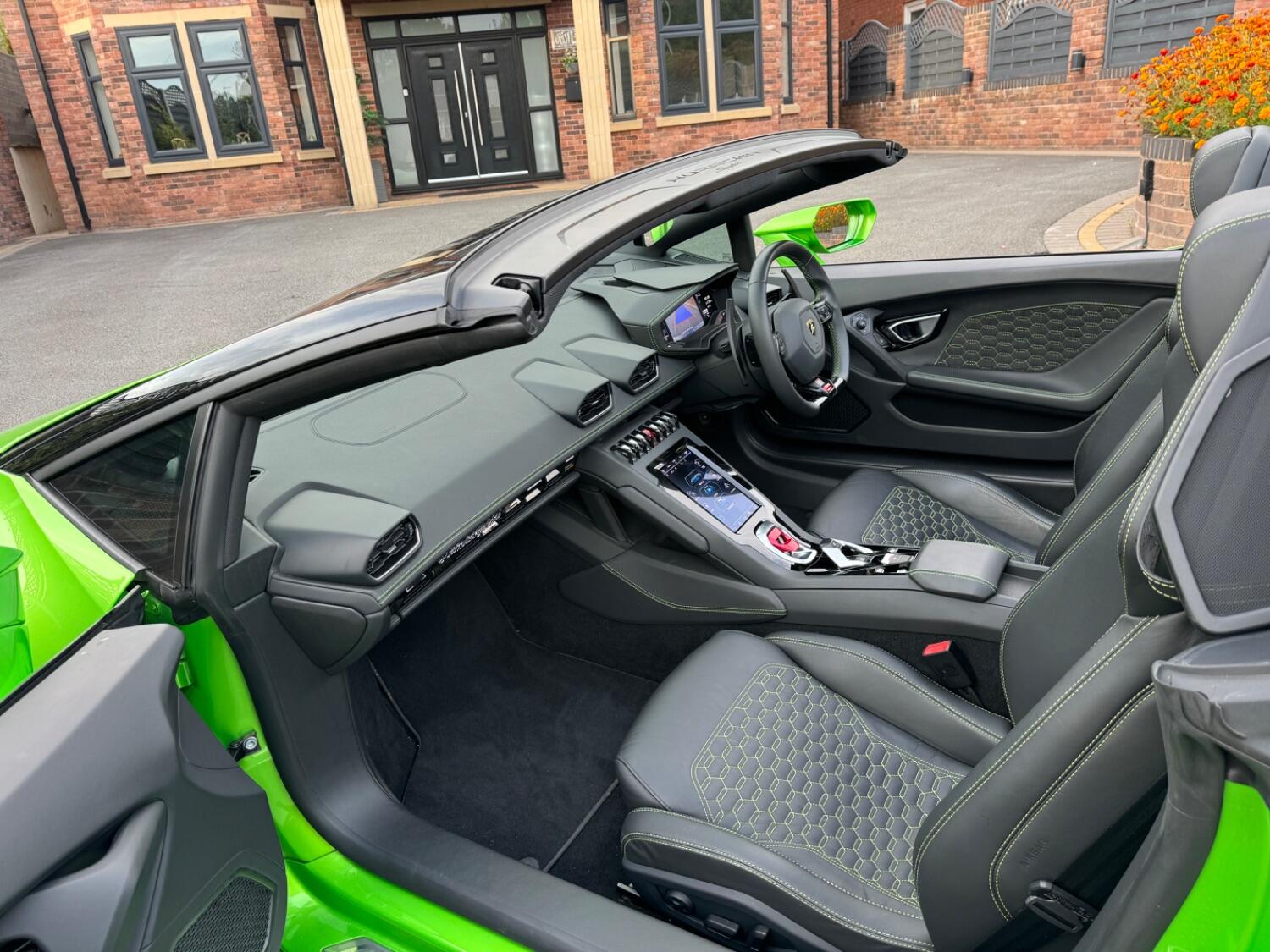 Used Lamborghini Huracan 2019 for sale - 78182795: Photo 64