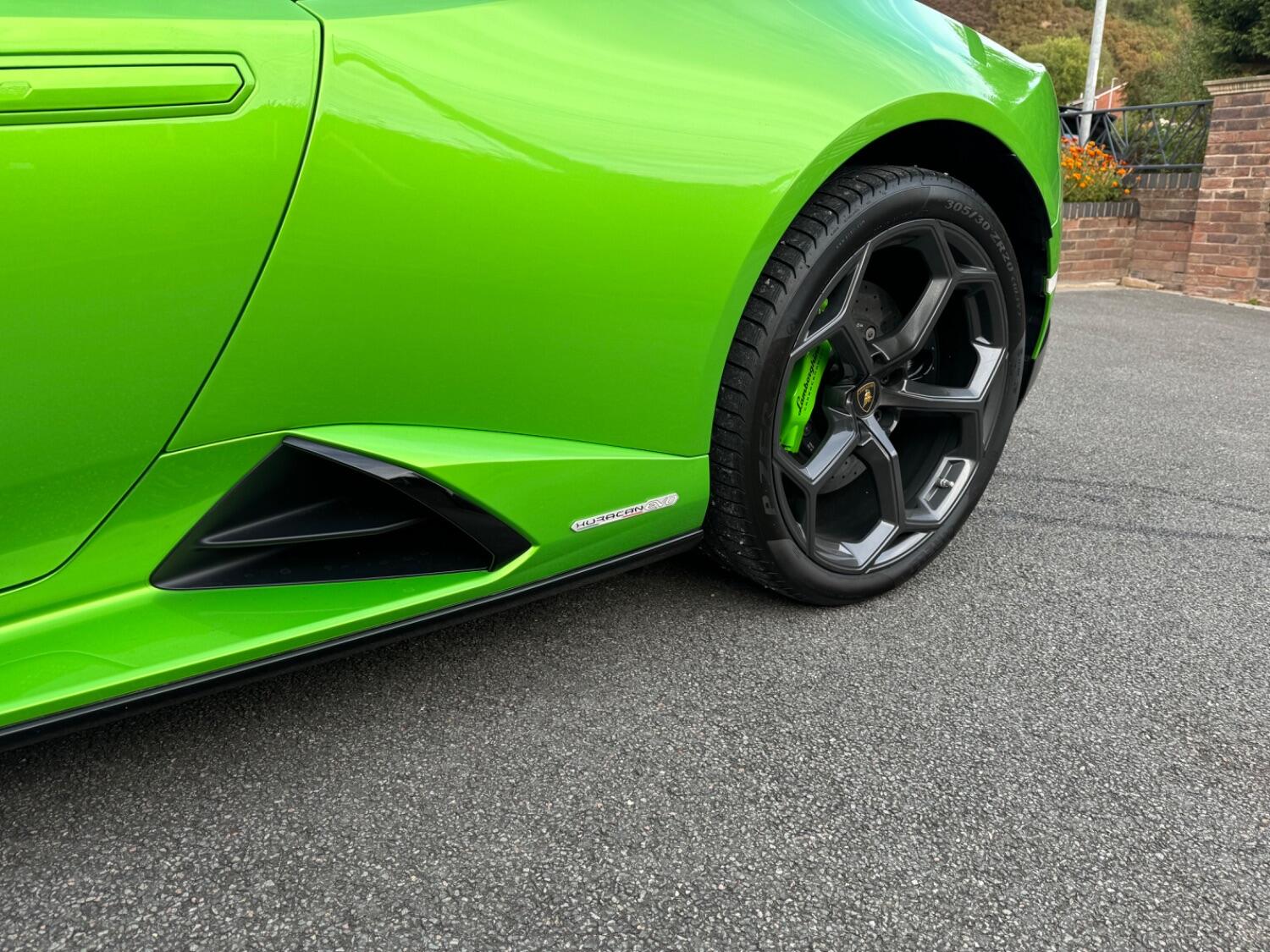 Used Lamborghini Huracan 2019 for sale - 77801872: Photo 65