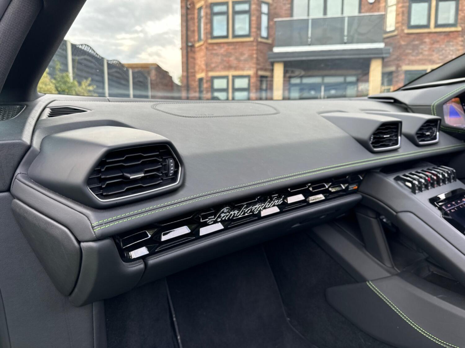 Used Lamborghini Huracan 2019 for sale - 77801872: Photo 68