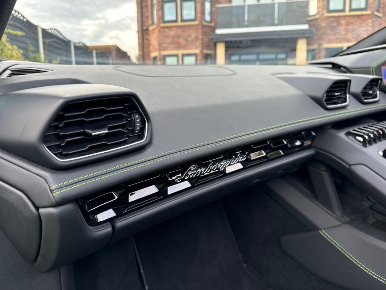 Used Lamborghini Huracan 2019 for sale - 77801872: Photo 69