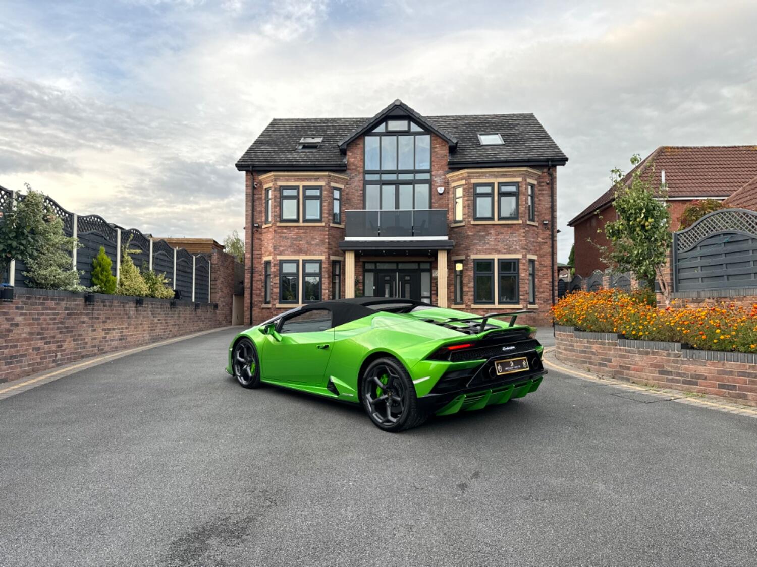 Used Lamborghini Huracan 2019 for sale - 77801872: Photo 96