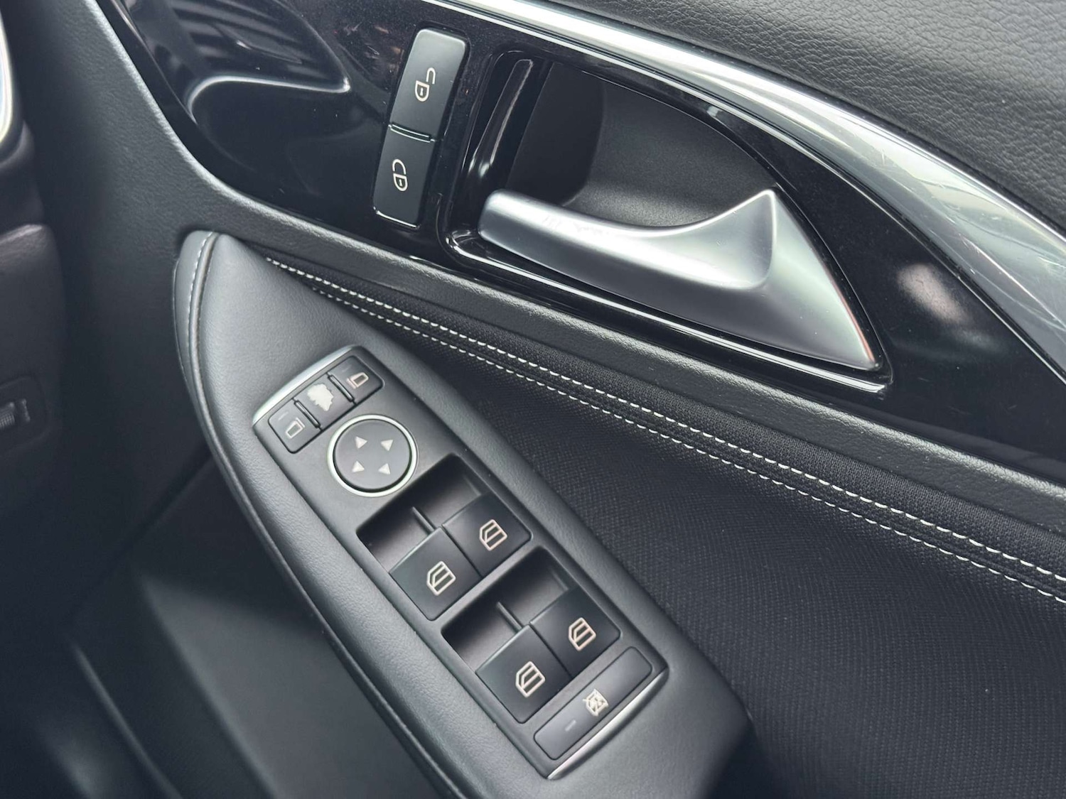 Used Infiniti Q30 2017 for sale - 77187773: Photo 37