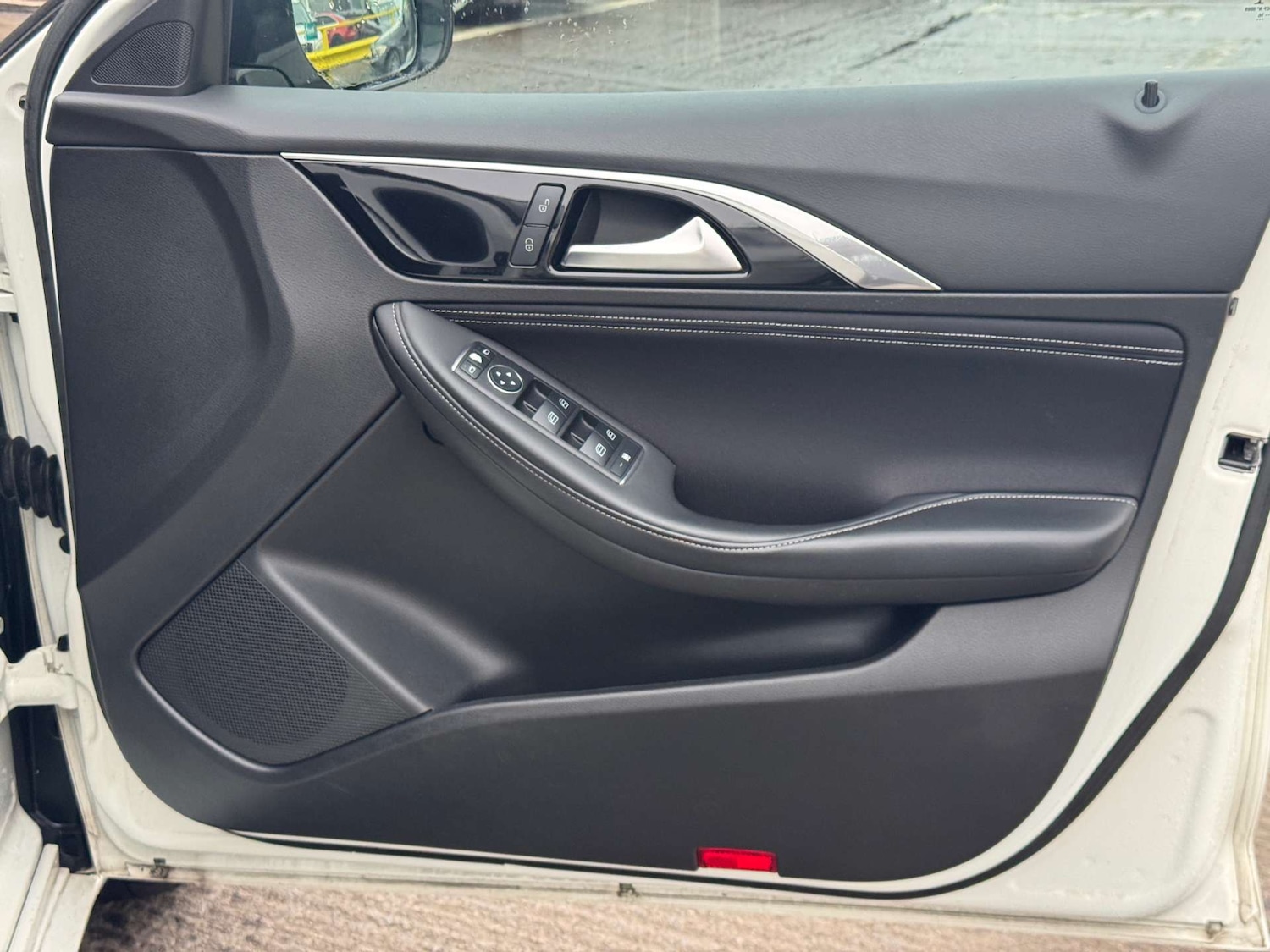 Used Infiniti Q30 2017 for sale - 77187773: Photo 51