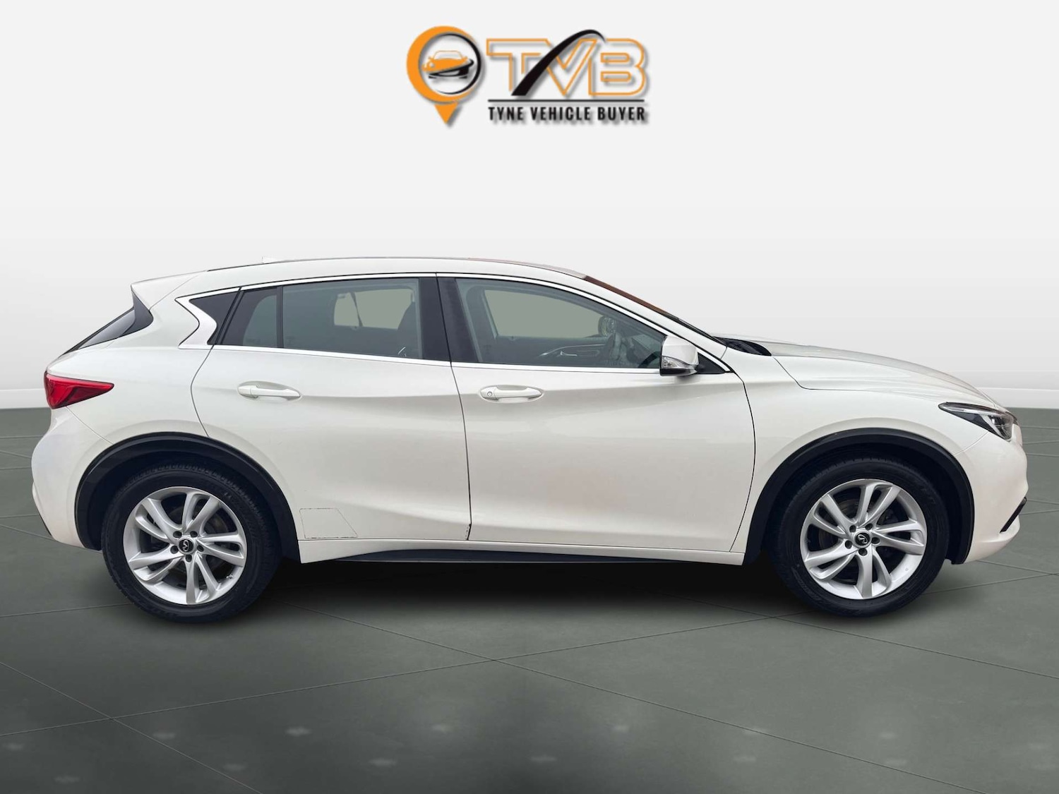 Used Infiniti Q30 2017 for sale - 76350457: Photo 2