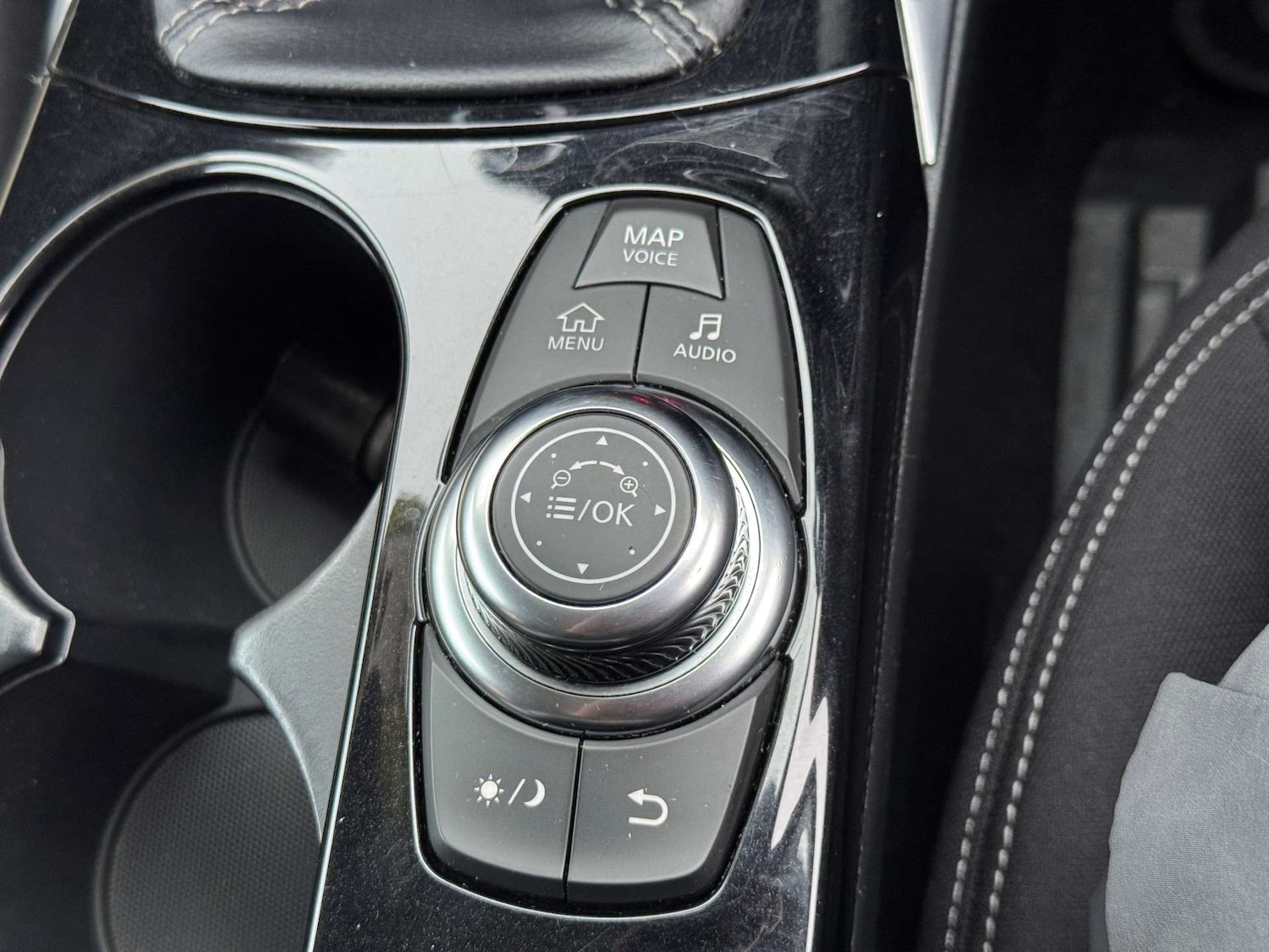 Used Infiniti Q30 2017 for sale - 76350457: Photo 39