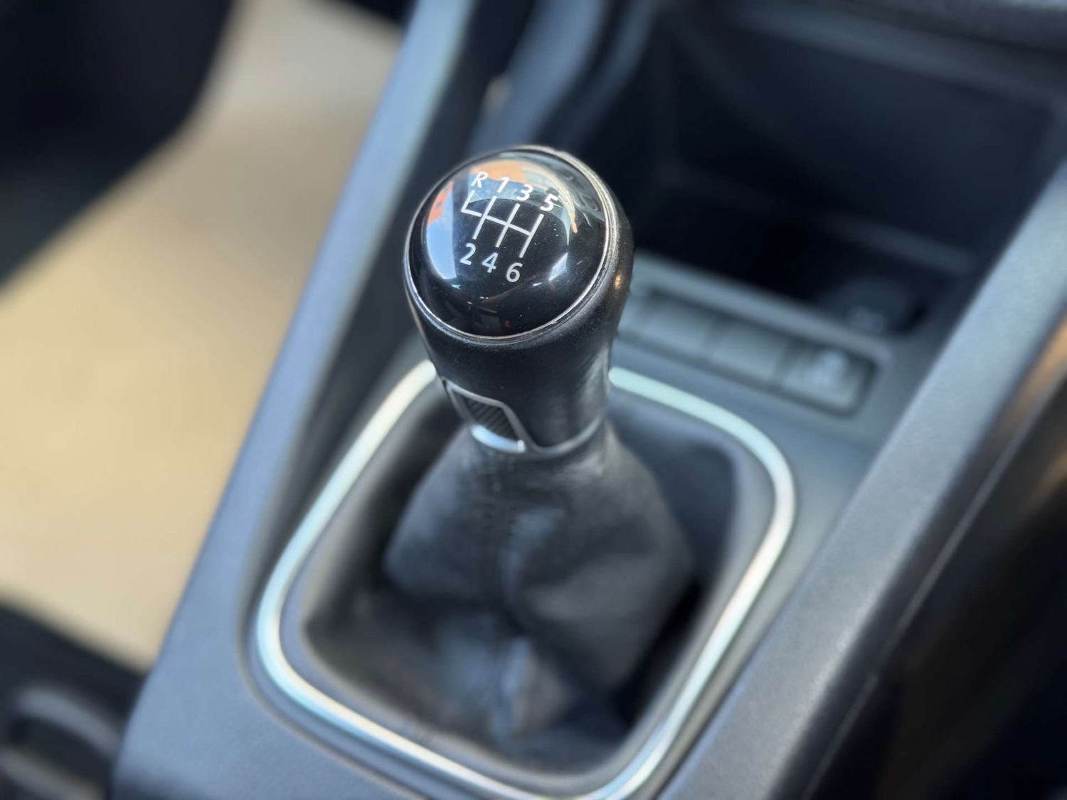 Used Volkswagen Scirocco 2012 for sale - 76602105: Photo 37