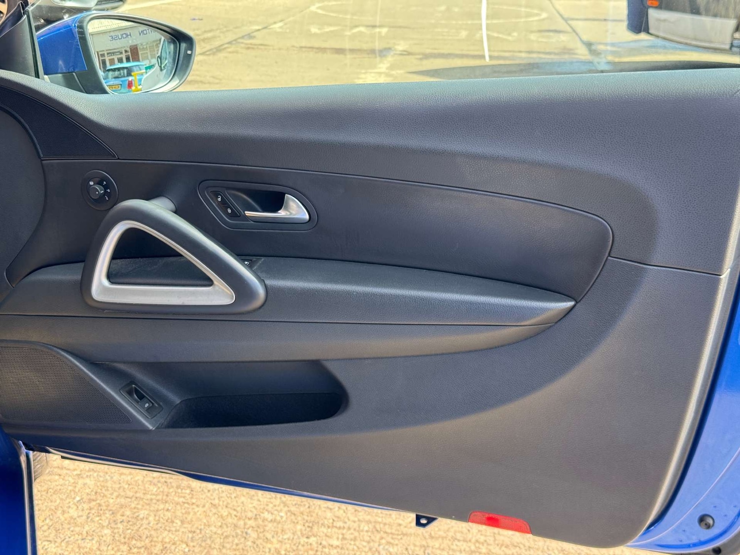 Used Volkswagen Scirocco 2012 for sale - 76602105: Photo 49